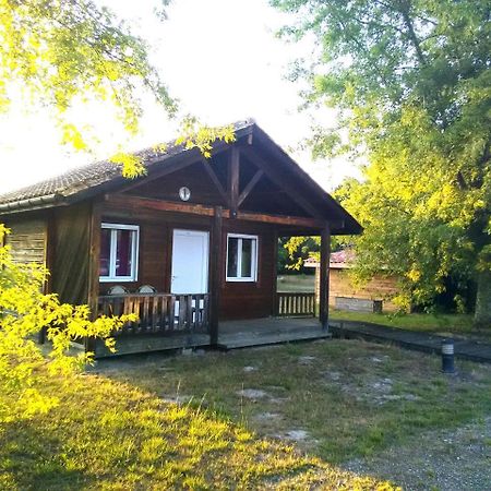 Camping Familial Les Chalets D'Uza Eksteriør billede