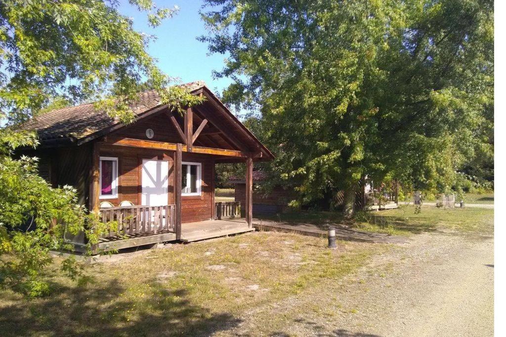 Camping Familial Les Chalets D'Uza Eksteriør billede