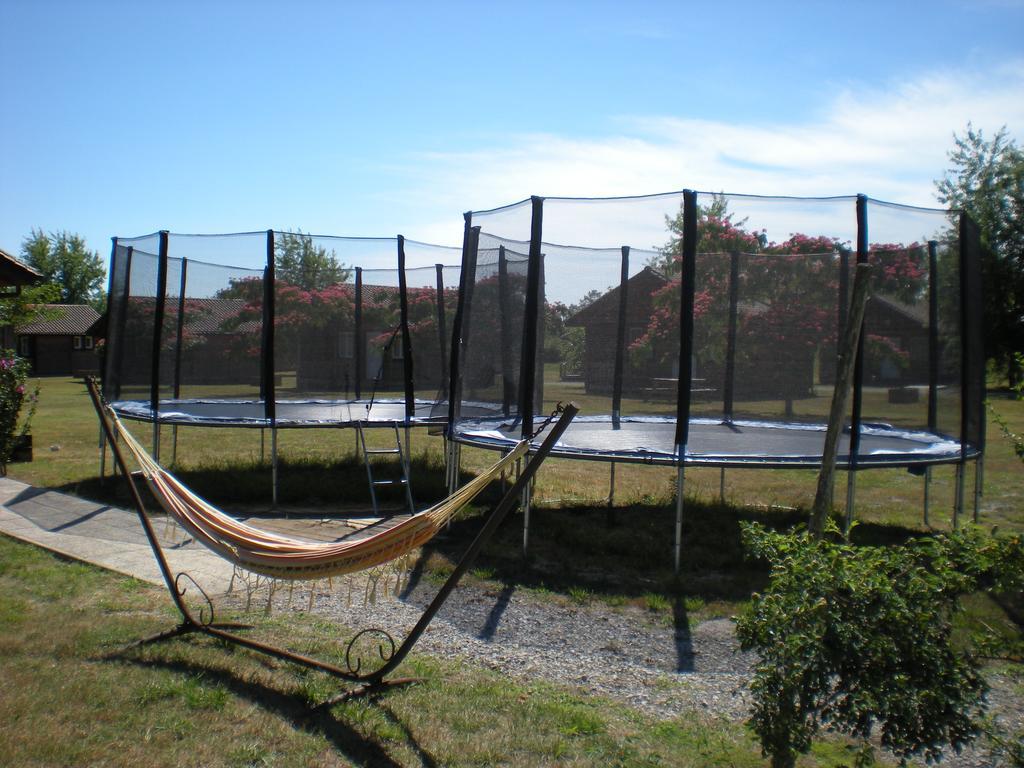 Camping Familial Les Chalets D'Uza Eksteriør billede