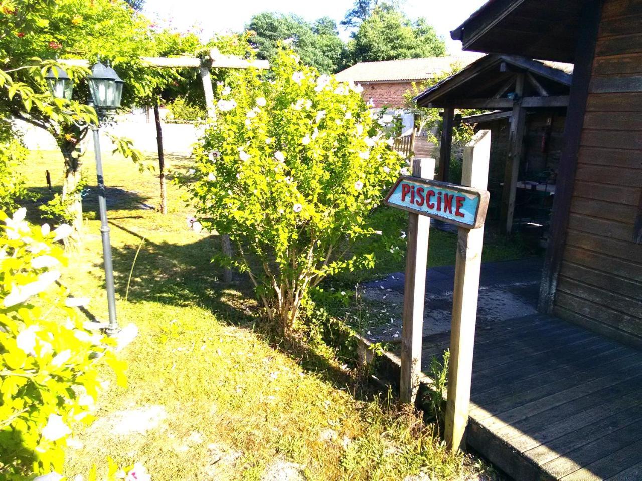Camping Familial Les Chalets D'Uza Eksteriør billede
