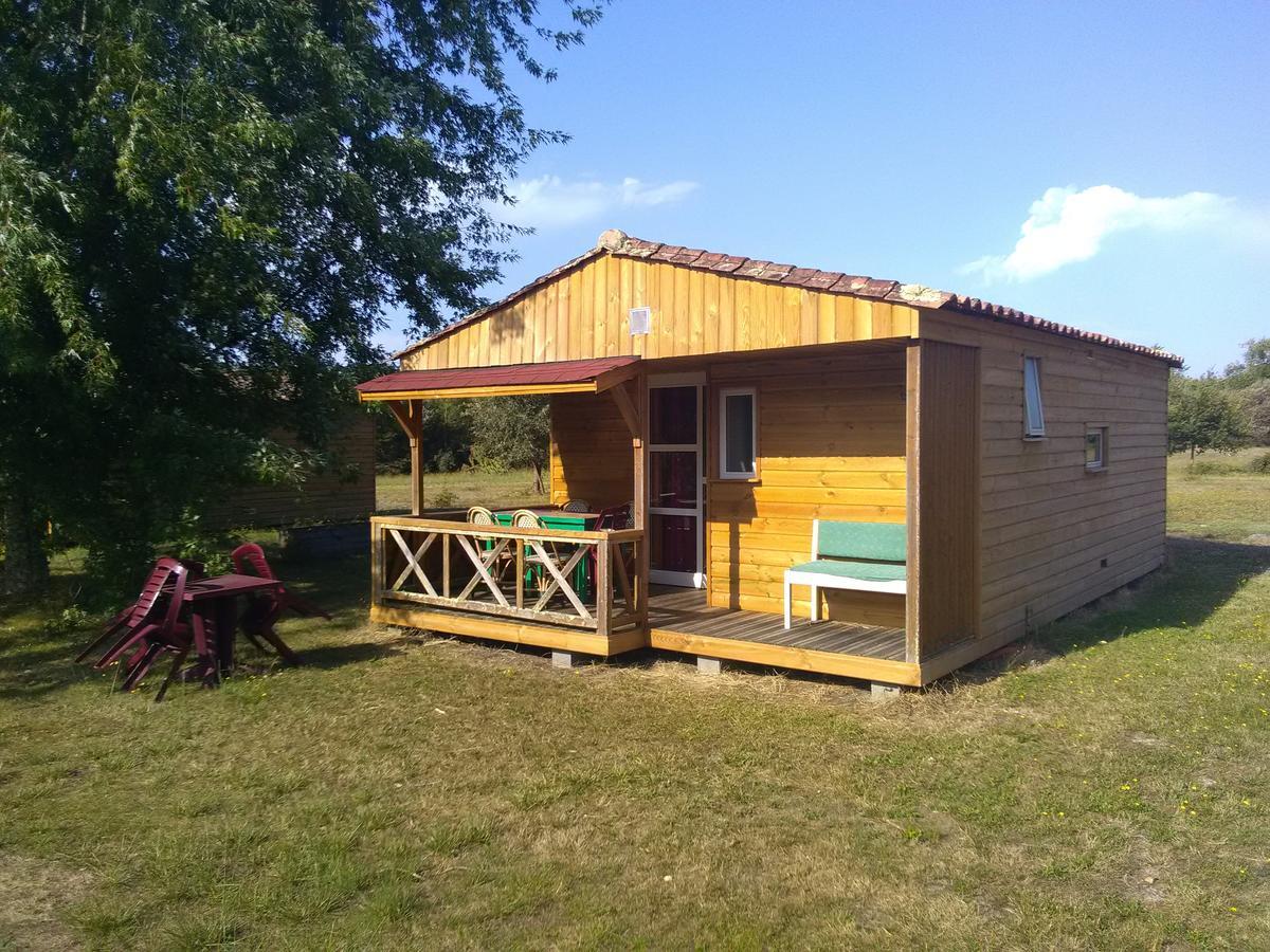 Camping Familial Les Chalets D'Uza Eksteriør billede